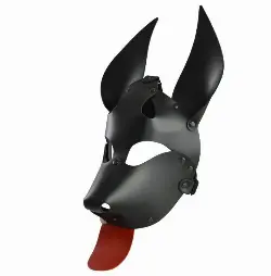 Черная кожаная маска 'Дог' с красным языком