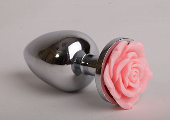 Серебристая анальная пробка со светло-розовой розочкой - 7,6 см.